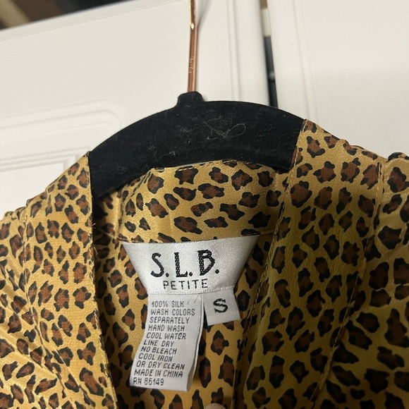 Vintage 100% Silk Cheetah Leopard Blouse - Picture 5 of 7